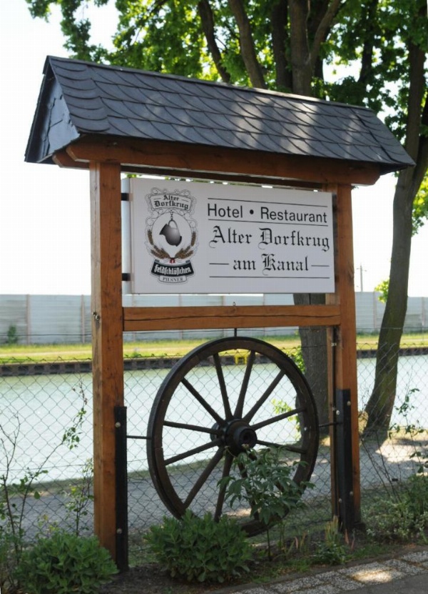 Alter Dorfkrug Am Kanal image 15